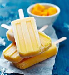 Yoghurtijs met mango