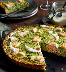 Reibekuchen-Tarte mit Spinatcreme und Lachs