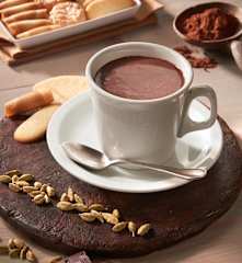 Gorąca czekolada z kardamonem