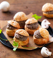 Gougères aux champignons de Paris
