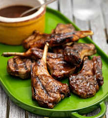 Costolette di agnello al tamarindo e peperoncino