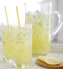 Λεμονάδα με δυόσμο