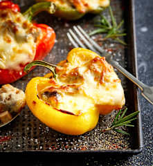 缤纷牛肉彩椒芝士杯