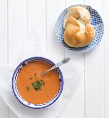 Sopa de tomate e lentilhas