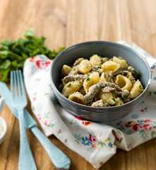 Tirinhas de bifana salteadas com mostarda e massa de limão