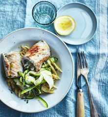 Roulés de veau à la sauge et à la mozzarella, trofie et courgettes