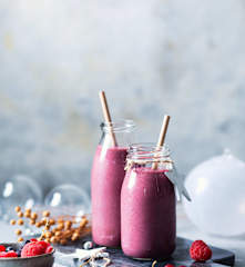 Smoothie de frutos rojos con chocolate