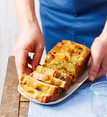 Cake caprese aux tomates confites