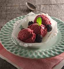 Helado de plátano y zarzamoras