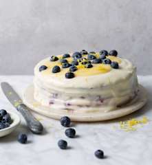 Bizcocho de arándanos con frosting de queso y lemon curd