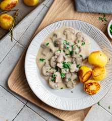 Champignons crémeux et pommes de terre rôties croustillantes