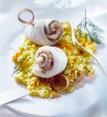 Schollenfiletröllchen im Gemüsebett