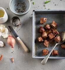 Cubos de carne de res dorados (bien cocido) TM6