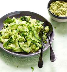 Tagliatelle de courgettes au pesto