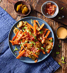 Loaded Süßkartoffel-Fritten aus dem Backofen