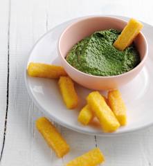 Esparregado com polenta frita