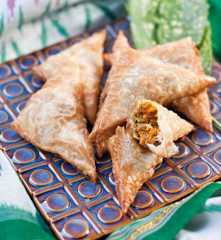 Samosas con carne e verdure