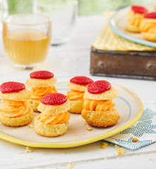 Petits choux au chocolat blanc et poivron rouge