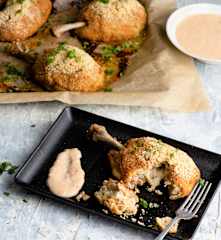 Falsos muslos de pollo con salsa de queso y mayonesa