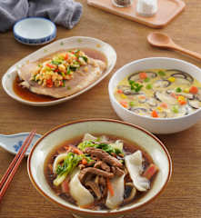 豬肉什錦麵、蔬菜蒸蛋&蒜味鯛魚