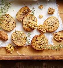 Cookies sans gluten, chèvre, thym et noix