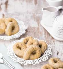 Ciambelline al vino rosso passito