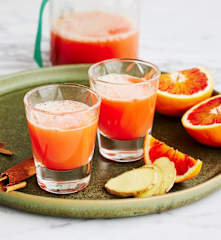 Blutorangen-Shot mit Ingwer