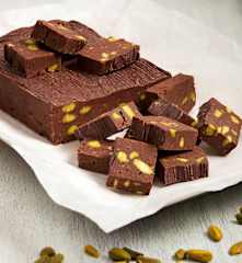 Fudge al cioccolato con pistacchi