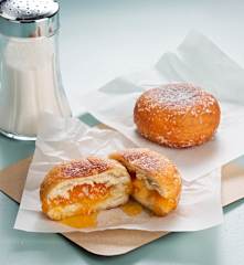 Berlinesas rellenas de mermelada de melocotón