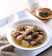 龍井雞湯(使用金屬刀組隔板)