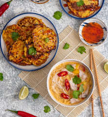 Laksa z dorszem; Tajskie placki kukurydziane