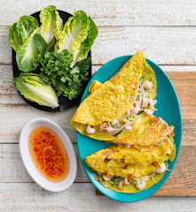 Banh xeo (crispy Vietnamese pancake)