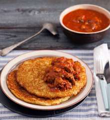 Placki po węgiersku z gulaszem