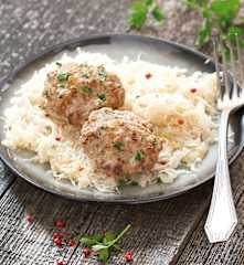 Galettes de viande et choucroute