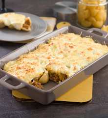 Galets rellenos de boloñesa