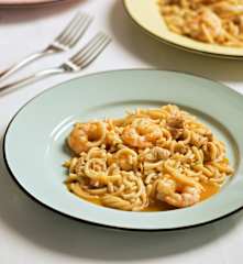 Fideuá con pollo y langostinos