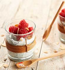 Pudding aux graines de chia, citron et framboises