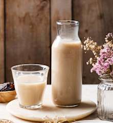 Datlový nápoj z ovesného mléka