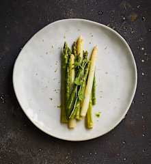 Contorno di asparagi (tris di asparagi)