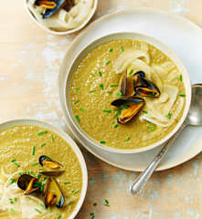 Velouté de moules et poireaux au pastis