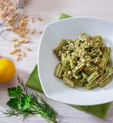 Insalata di cardi alle erbe e pinoli