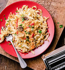 Fettuccine aux légumes, sauce coco-curry