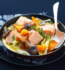 Blanquette de saumon aux champignons des bois