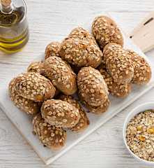 Panecillos integrales con nueces y muesli