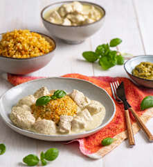 Indyk w sosie pesto z kaszą bulgur z warzywami