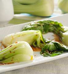 Pak Choi mit Sesam und Sojasauce