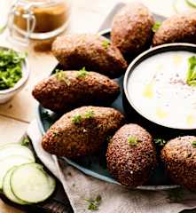 Kibbeh con salsa de yogur