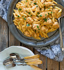 Creamy chicken and sun-dried tomato pasta