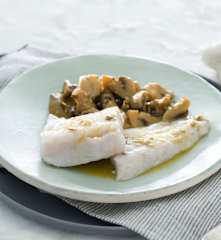 Merluza y champiñones con limón al estragón