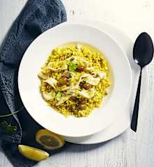 Fettine saporite di tacchino con orzo allo zafferano